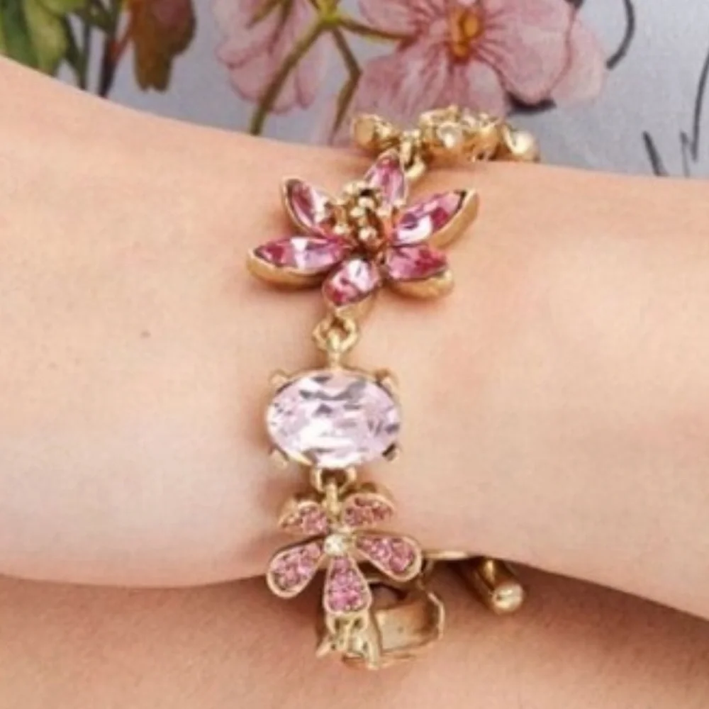 Oscar de la Renta
Crystal Flower bracelet - Picture 2 of 8